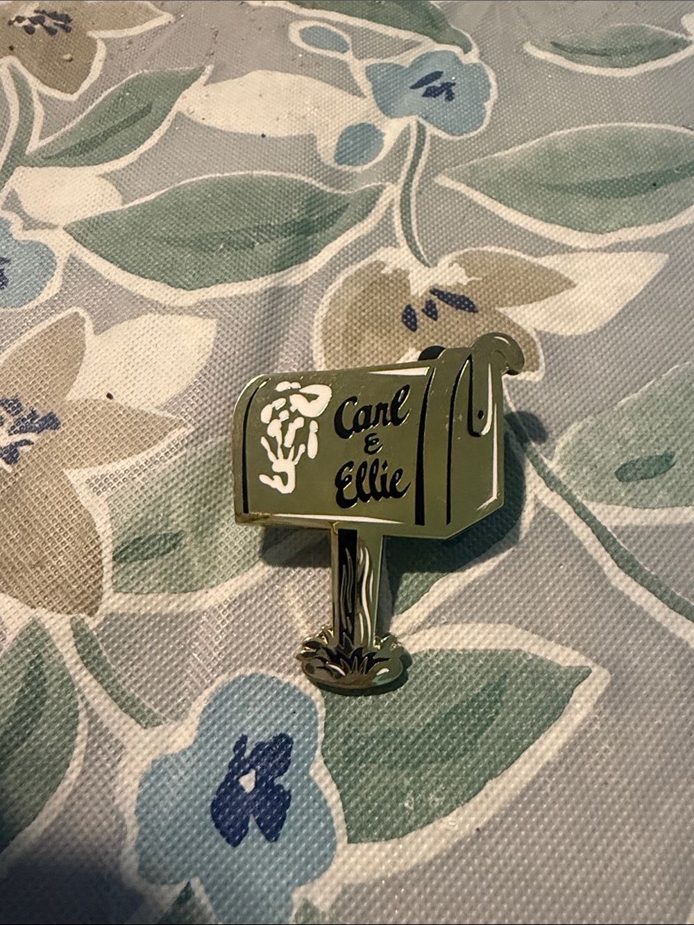 Green Mailbox Wall Decor Pin